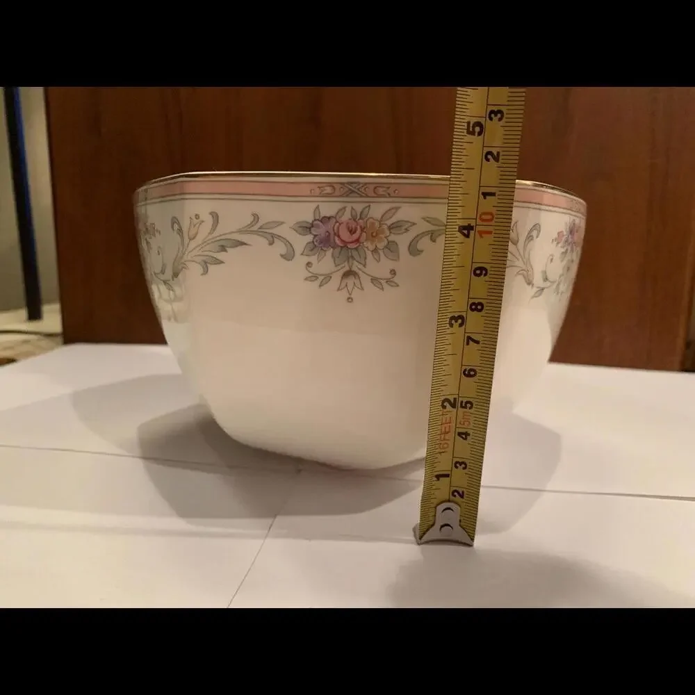 🌼🍽️Spring Crest by Christopher Stuart Hexagon Serving Bowl Bone China